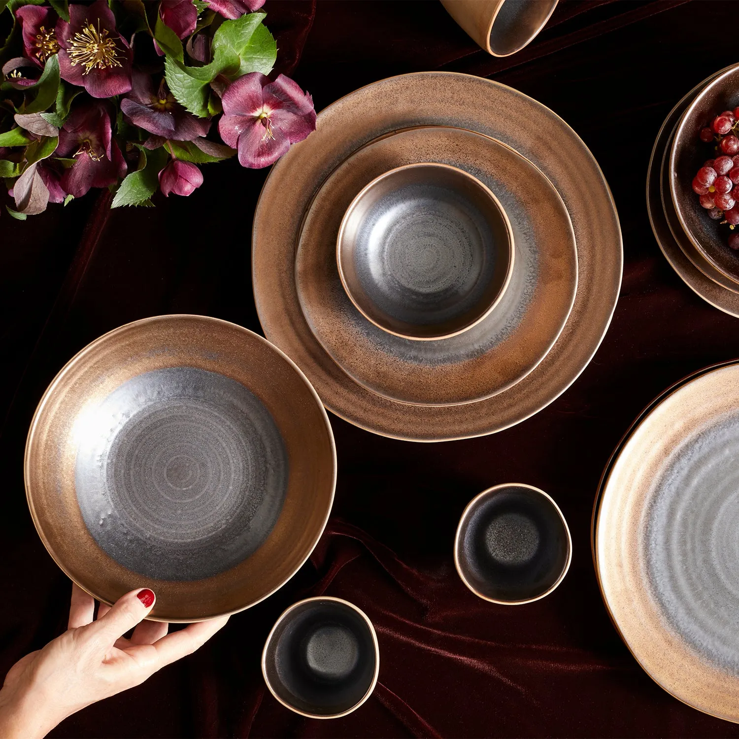 Akita Stoneware, 16-Piece Dinnerware Set - Preorder