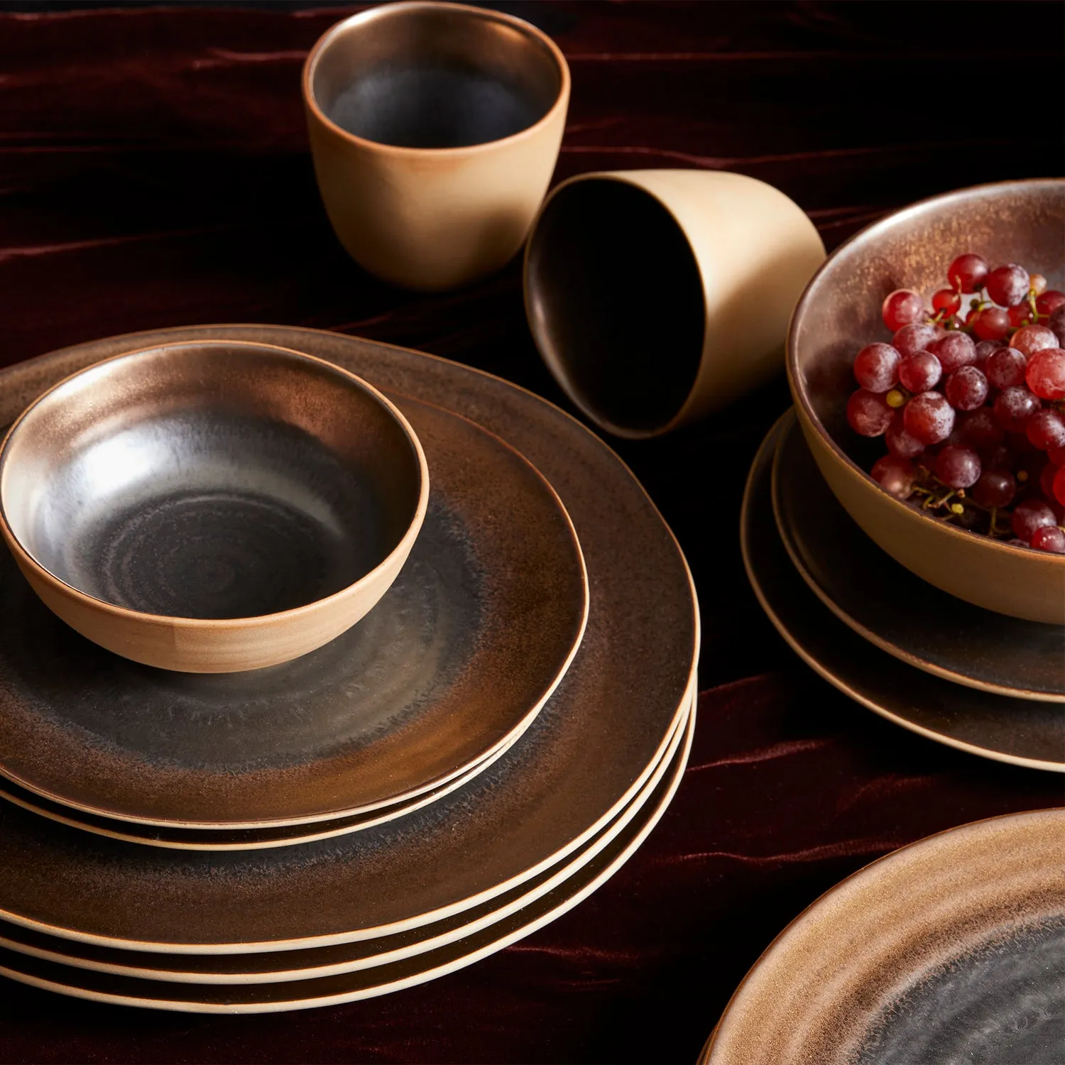 Akita Stoneware, 16-Piece Dinnerware Set - Preorder