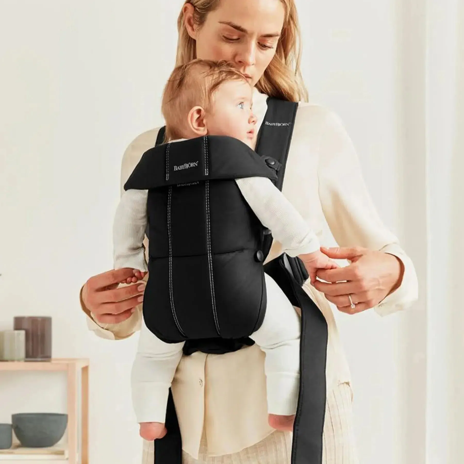 Baby Bjorn - Baby Carrier Mini - Black Woven