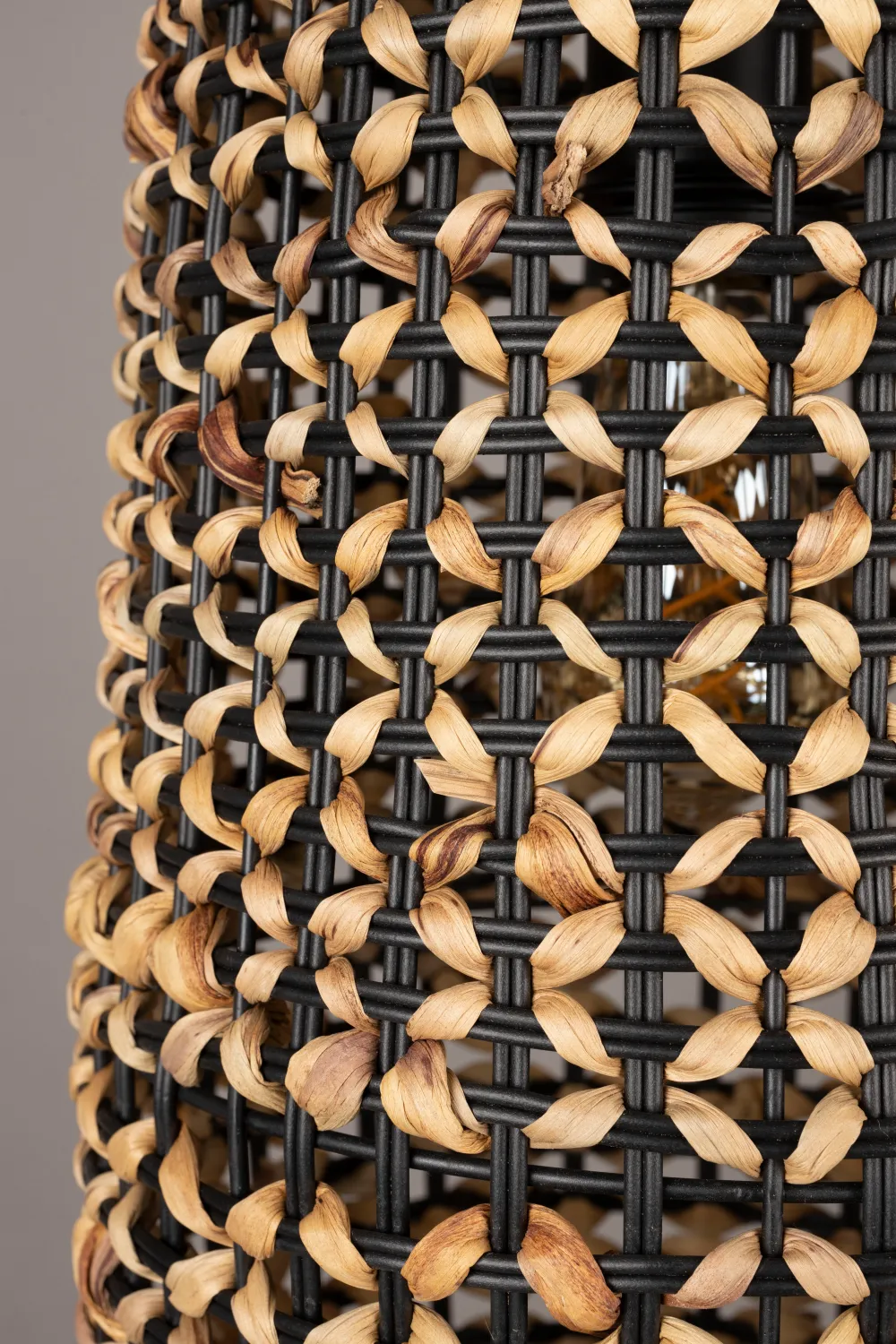 Contemporary Woven Pendant Lamp | Dutchbone Hyacint