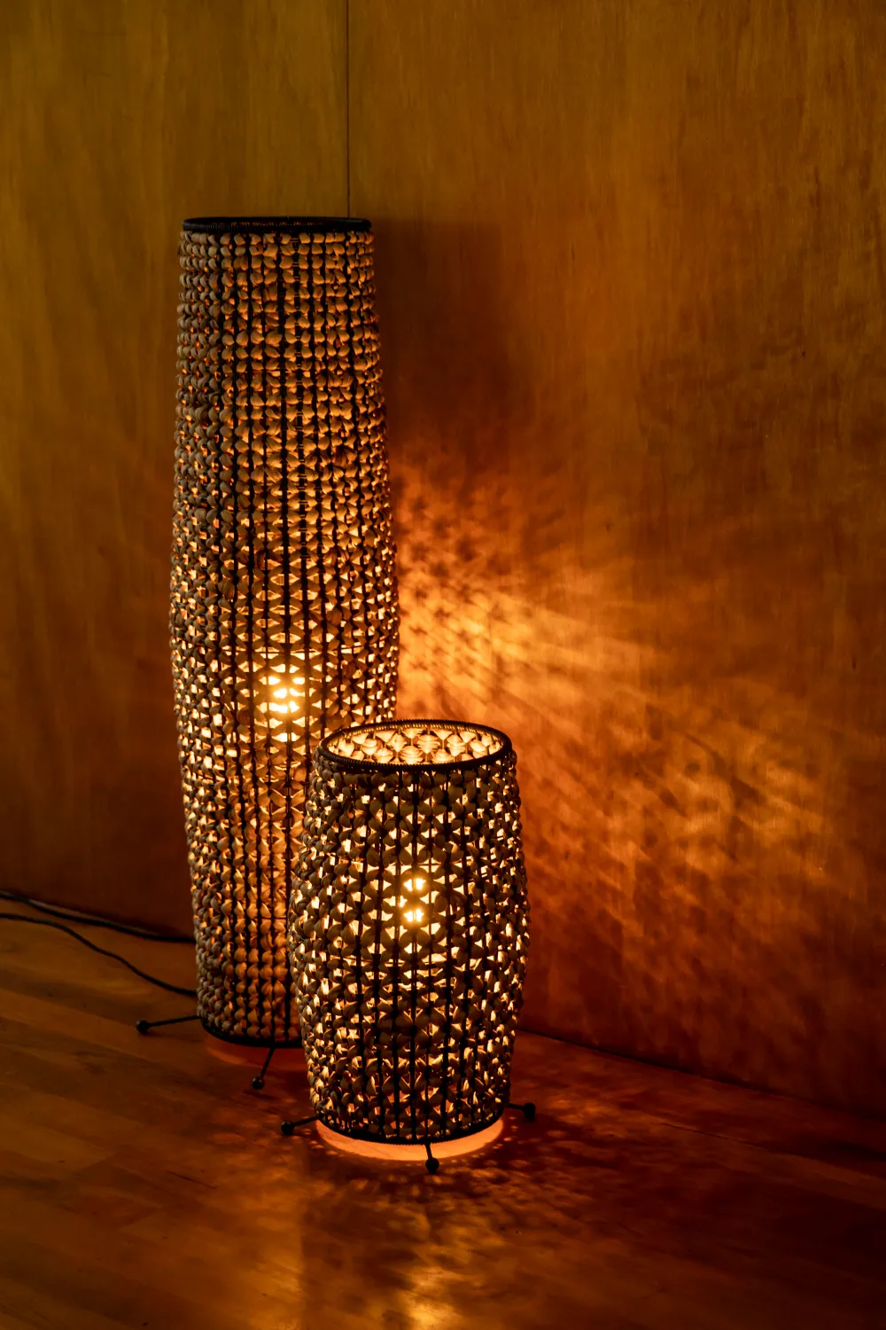 Contemporary Woven Table Lamp | Dutchbone Hyacint