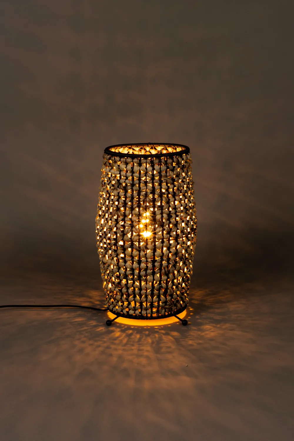 Contemporary Woven Table Lamp | Dutchbone Hyacint