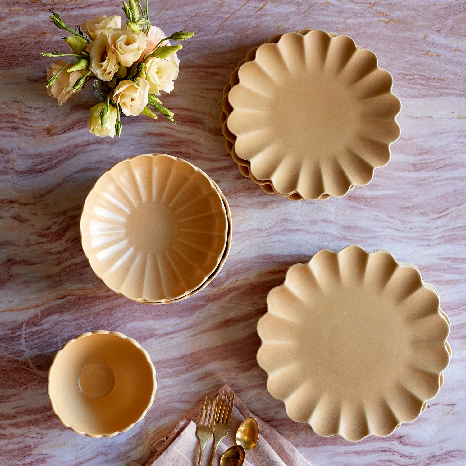 Dhalia Stoneware Bowl, Set of 4 (Camel) - Preorder