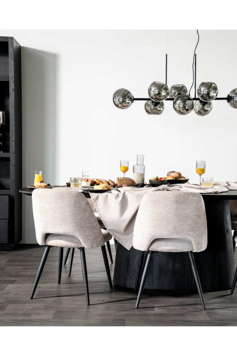 Mango Wood Pedestal Dining Table M | Eleonora Aron