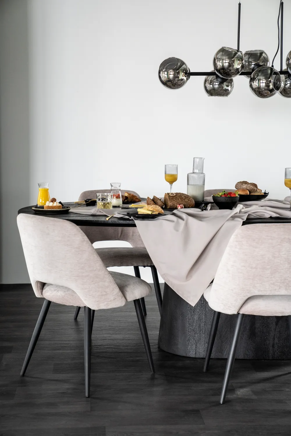 Mango Wood Pedestal Dining Table M | Eleonora Aron