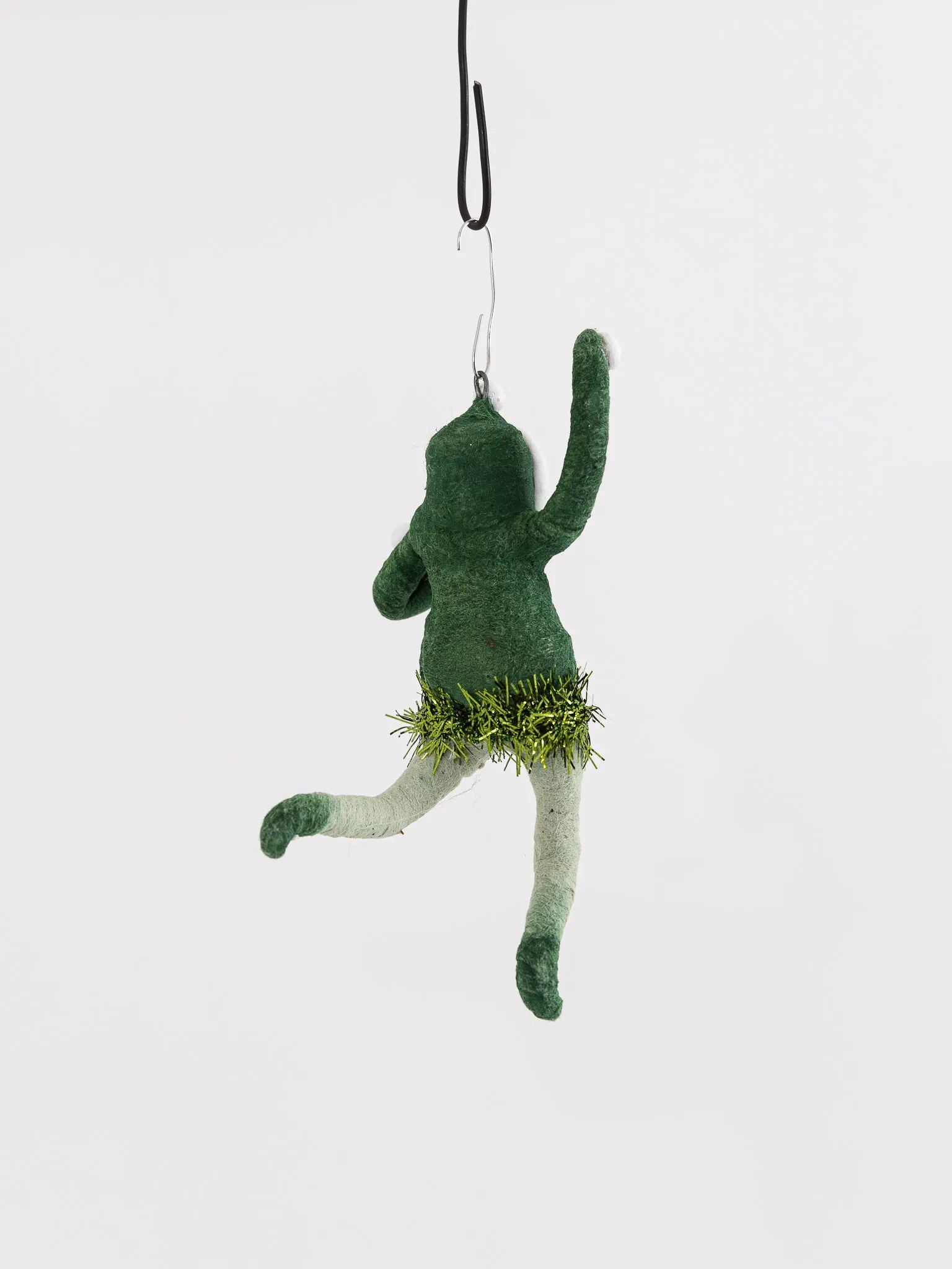 Snowball Thrower Ornament in Green